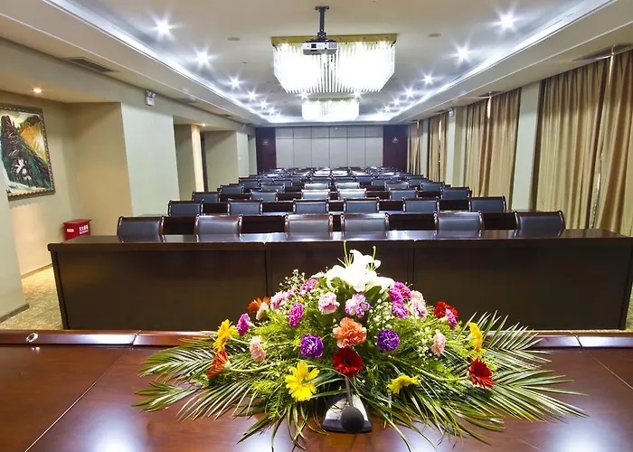 Yichang Three Gorges Dongshan Hotel