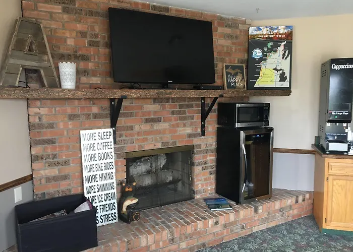 Budget Host Alpine Motor Lodge