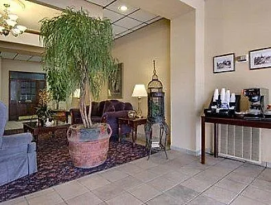 Howard Johnson Inn Clinton