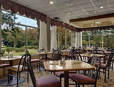 Howard Johnson Inn Clinton
