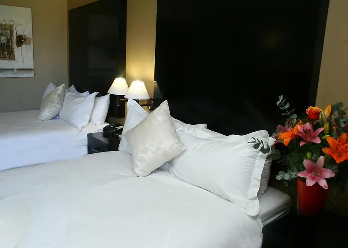 Oudtshoorn Inn Hotel