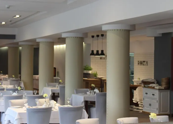 Hotel Pod Debem