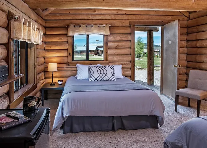 Triangle C Cabins