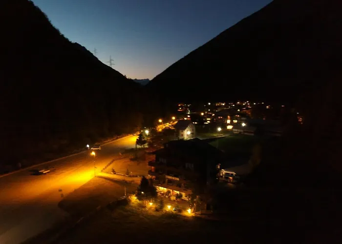 Ski-In/Ski-Out Hotel Sport