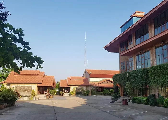 Busyarin Hotel