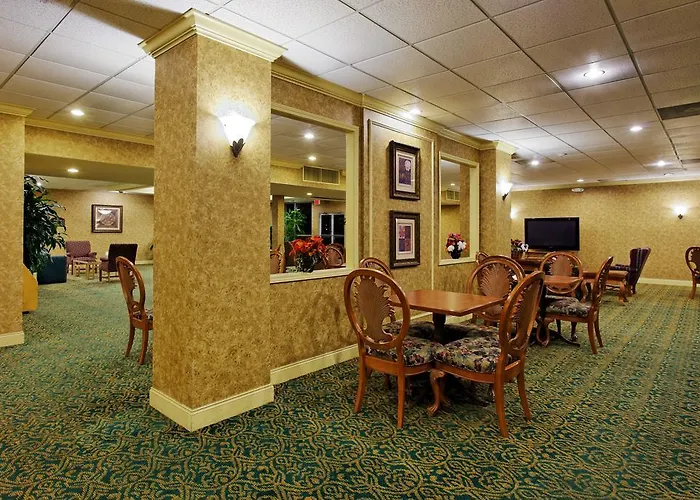 Holiday Inn Express Hotel & Suites Huntsville University Drive