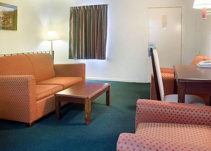 Rodeway Inn & Suites Williamsburg