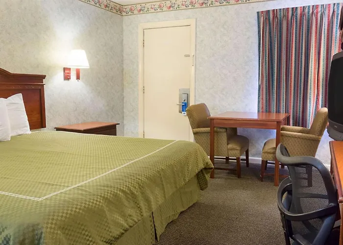 Rodeway Inn & Suites Williamsburg