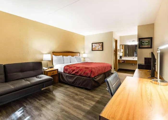 Econo Lodge Inn & Suites Branson Shepherd Of The Hills Expy