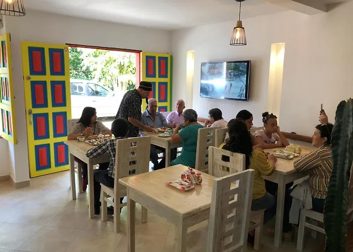 40 Amigos Hotel