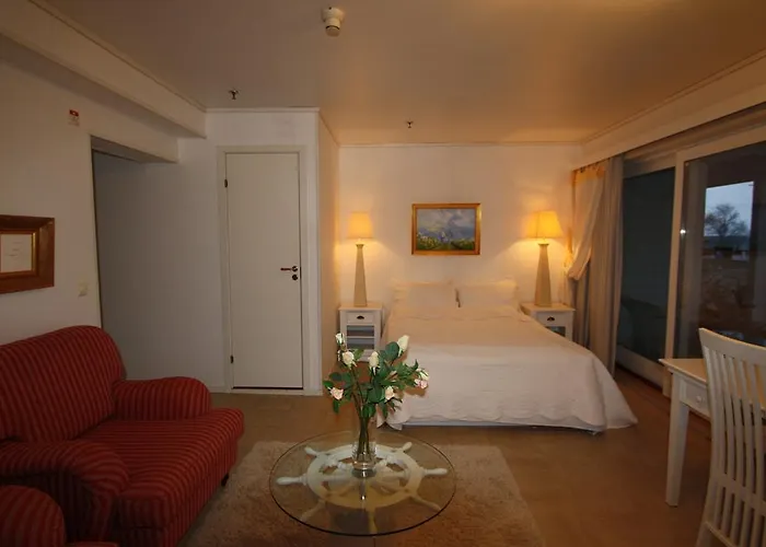 Sunde Fjord Hotel, Free And Easy Parking