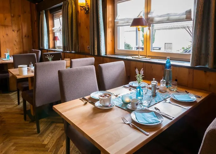 Hotel Loewen Garni - B&B