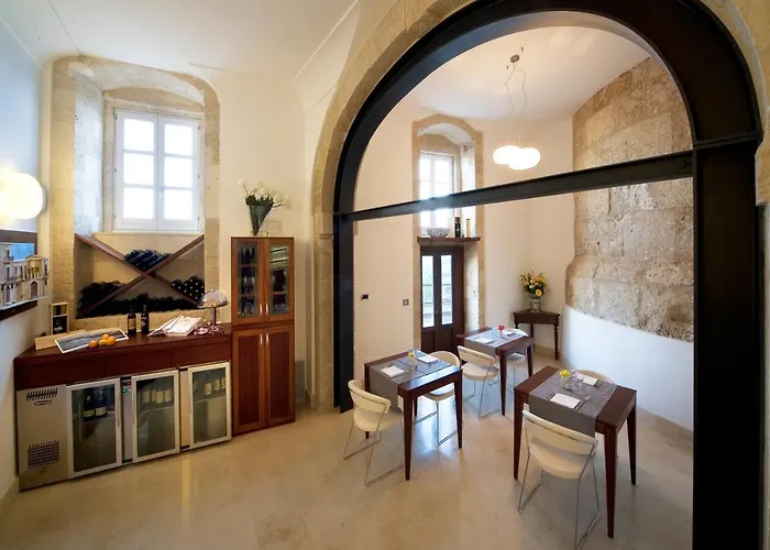Royal Maniace Hotel