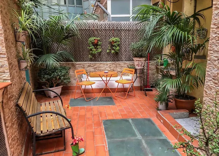 La Isla Hostal Barcellona