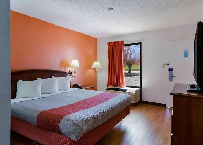 Motel 6-Holyoke, Ma