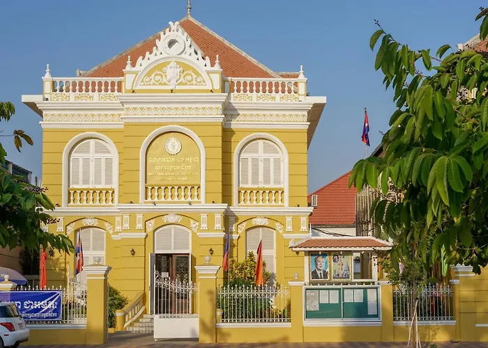 Royal Hotel
