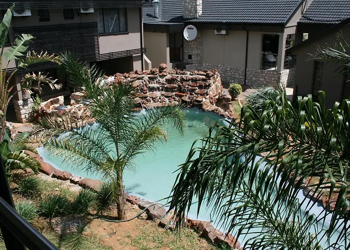 Africa Centre - Airport Leisure Hotel, Guest Lodge And Travel Centre