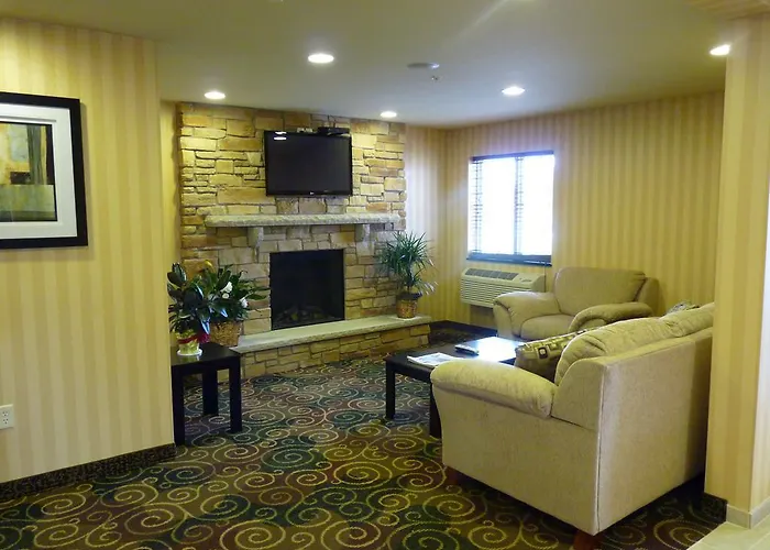 Boarders Inn & Suites By Cobblestone Hotels - Oshkosh