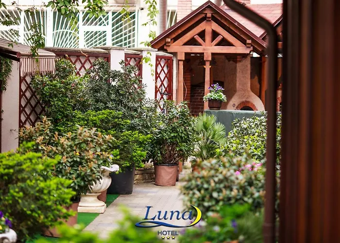 Luna Hotel