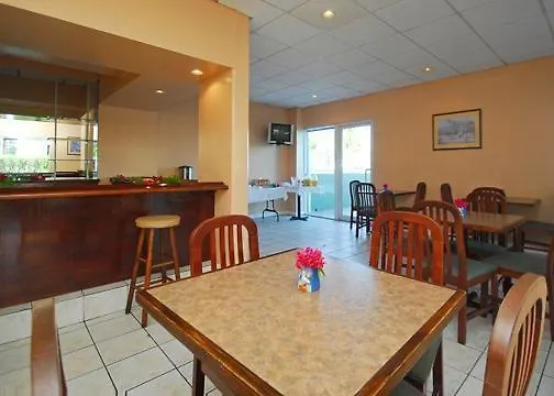 Holiday Inn Express & Suites Nassau