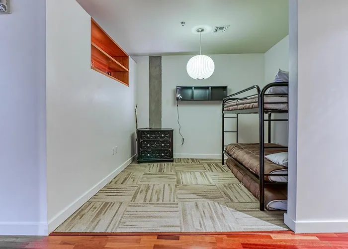 Oak Street Lofts