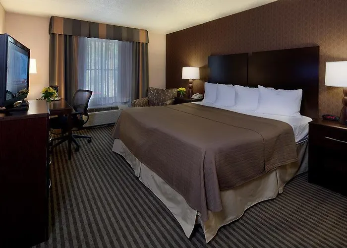Best Western Plus University Inn Steubenville