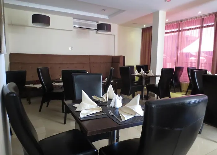 Airport Plaza Hotel