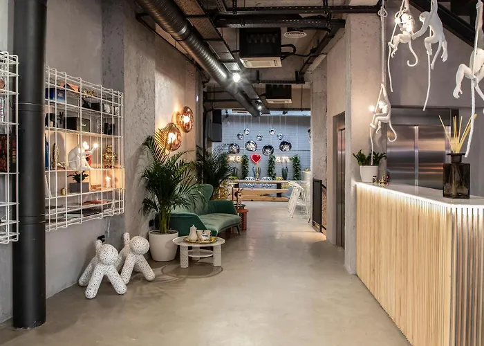 14 Reasons Why Hotel Athen