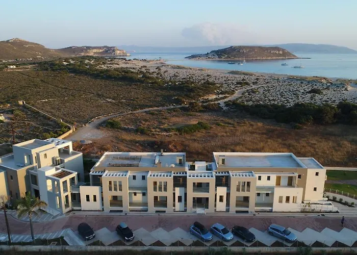 Double Bay Beach Hotel