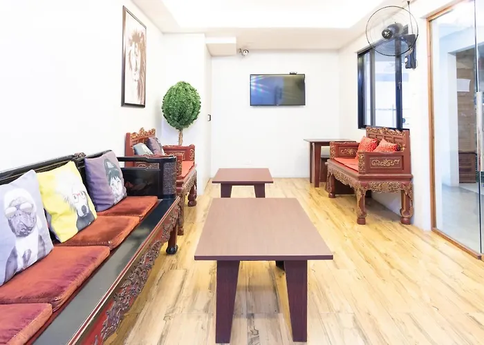 Oyo 136 Regal Residences