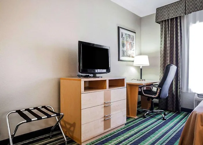 Comfort Inn Kansas City / Airport