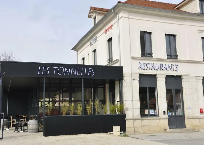 Les Tonnelles