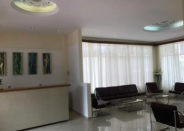 Hotel Karyatides