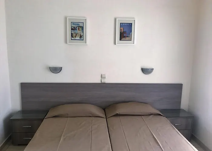 Hotel Karyatides