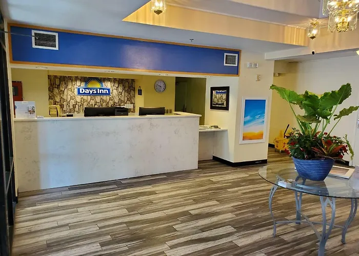 Days Inn By Wyndham Macon I-75 North