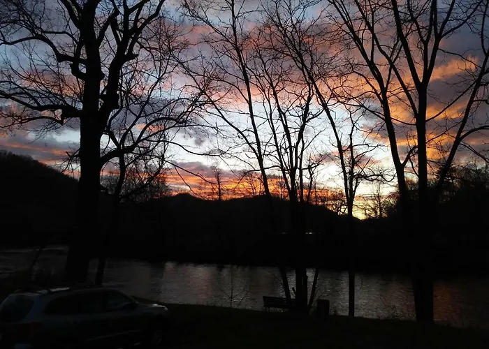 Riverbend Lodging Bryson City