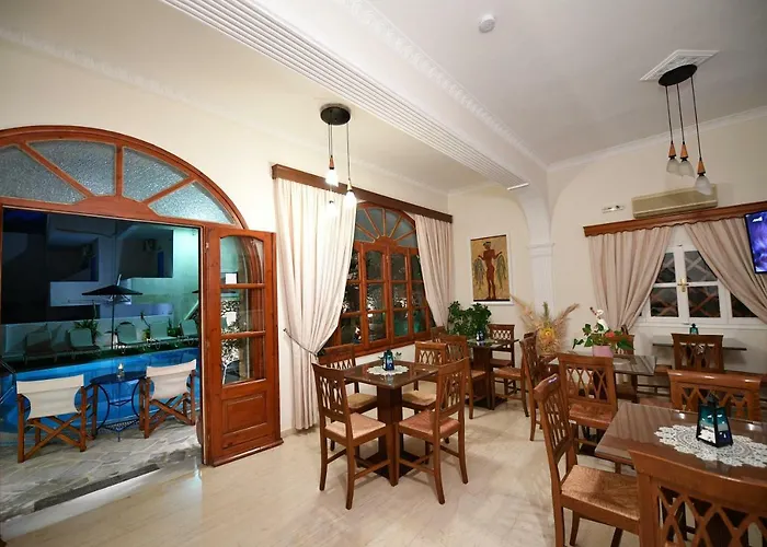 Philoxenia Hotel & Studios