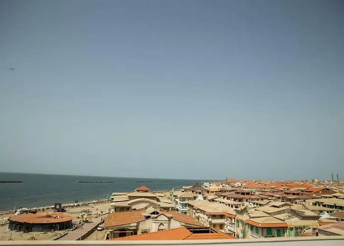 El Mena Beach