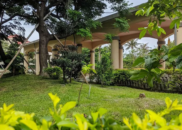 Howard Kenting Wonder House