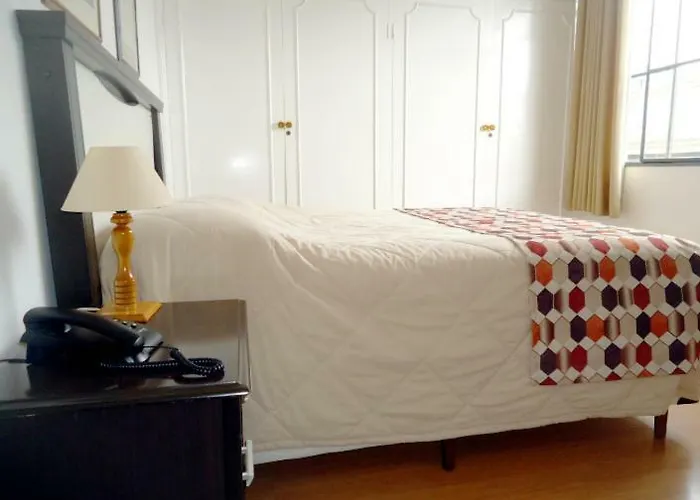 Del Rey Hotel
