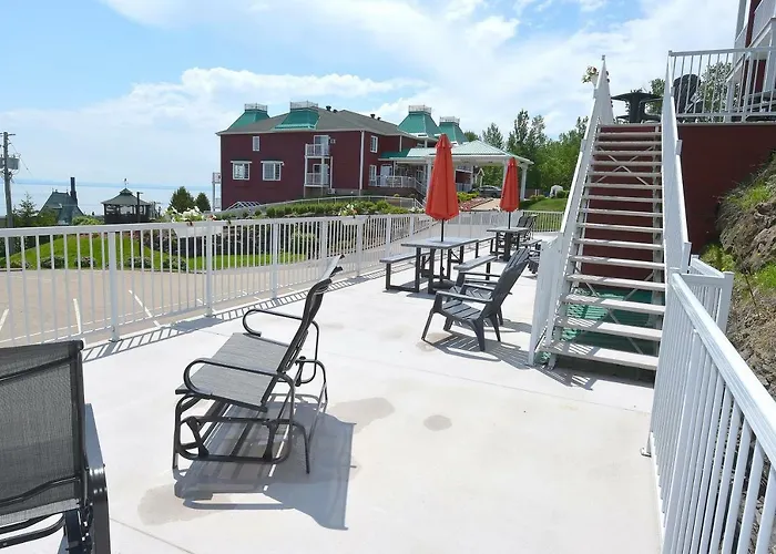 Les Pavillons Du Petit Manoir Du Casino