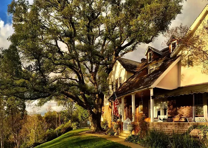 The Inn On Knowles Hill Bed & Breakfast Hotel