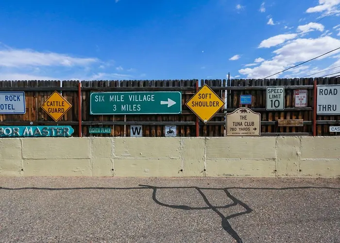 Red Rock Motel And Dam Motel