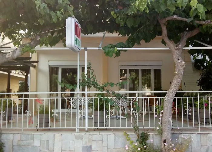 Hotel Ion