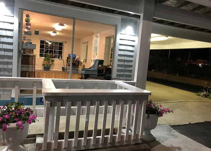Travelodge By Wyndham Cape Cod Area