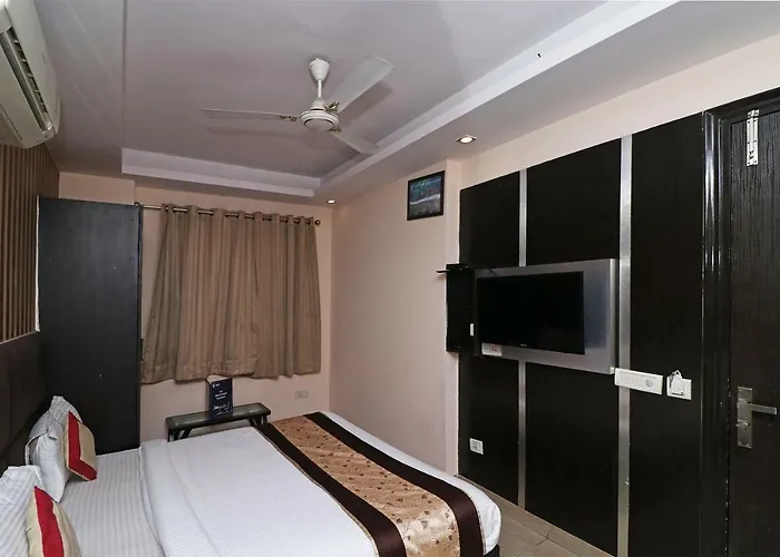 Hotel Blue Pearl Near Connaught Palace & New Delhi Railway Station