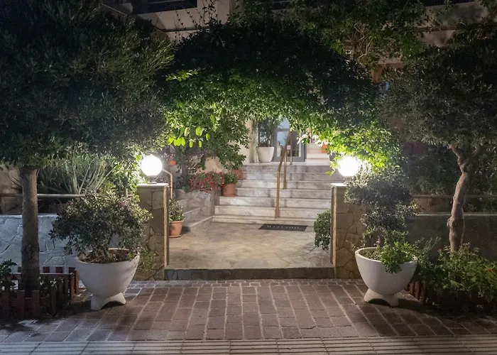 Glaros Hotel