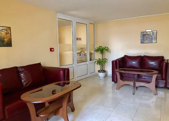 Arena Tarnovo Hotel -Free Large Private Parking