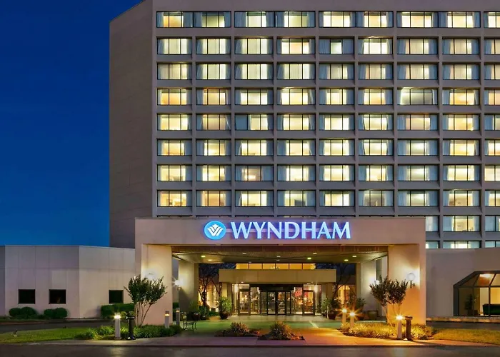 Wyndham Tulsa Hotel