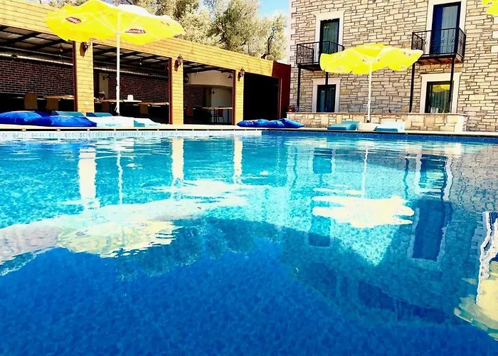 Victoria Hotel And Lounge